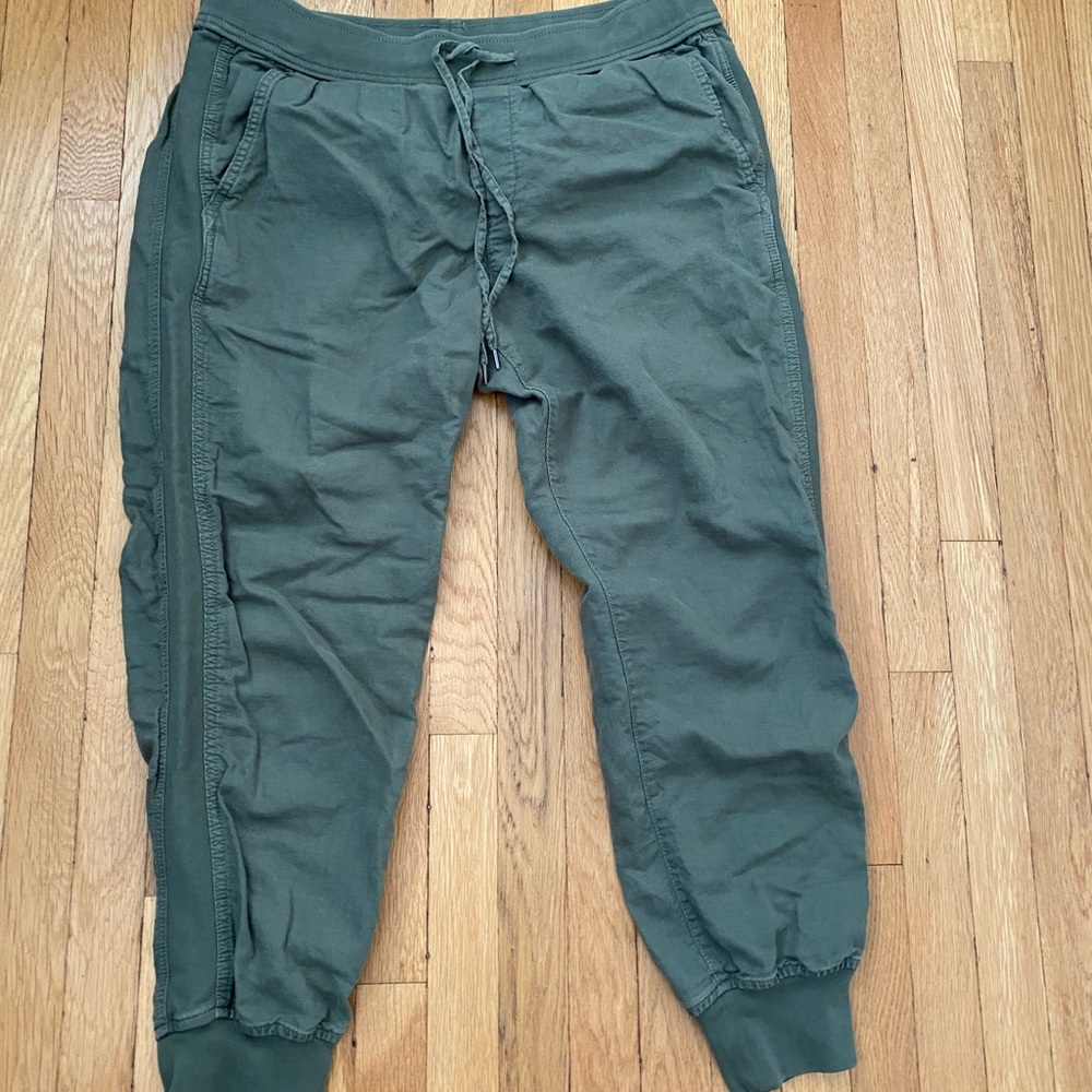 Gap green joggers
